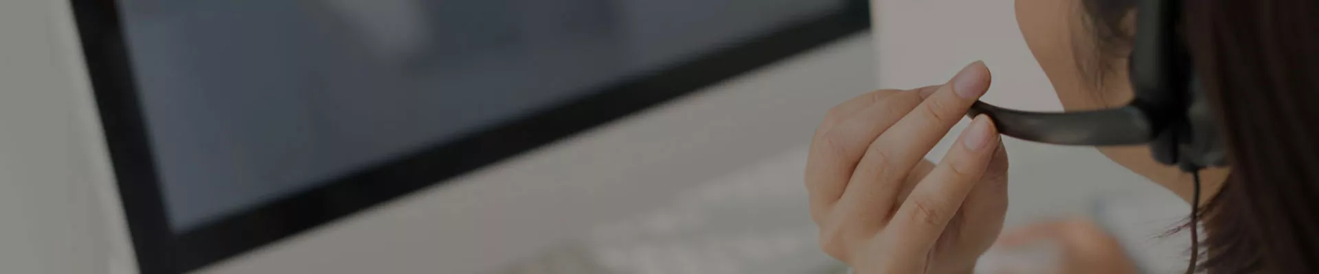 Liên hệ với chúng tôi